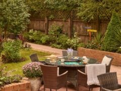 Cosy garden with outdoor dining area